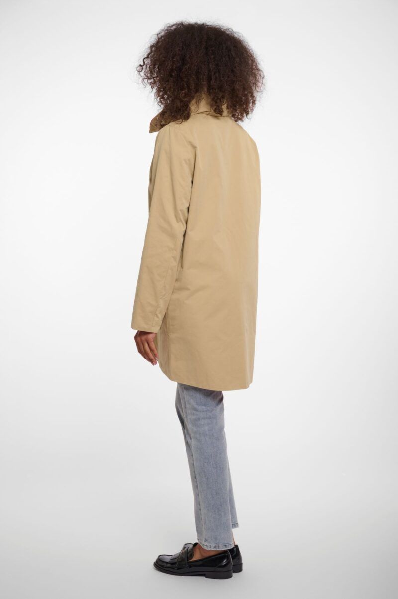 Gabardina beige reversible de Rino&Pelle - Imagen 5