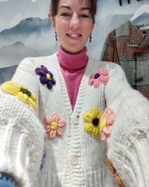 Chaqueta blanca con flores oversize