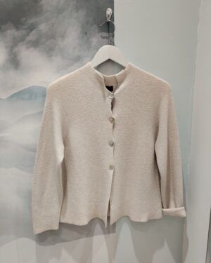 Chaqueta de punto color piedra básica