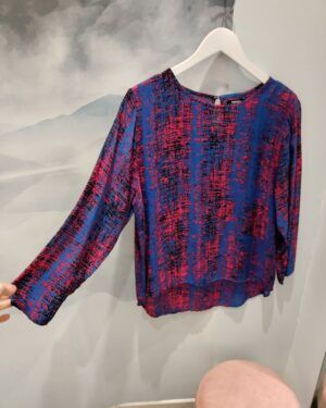 Blusa azulón y rosa Pisonero