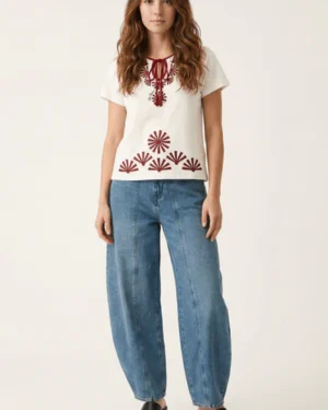 Camiseta blanca con mandala rojo Lolitas