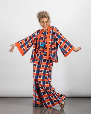 Kimono Hansa Dando un Paseo