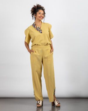 Top Maia amarillo Dando un Paseo