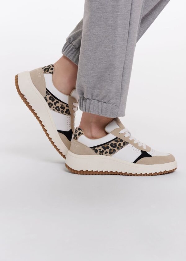 Zapatilla Qwen leopardo