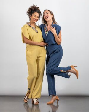 Top Maia azul Dando un Paseo