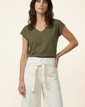 Camiseta verde militar con brillos