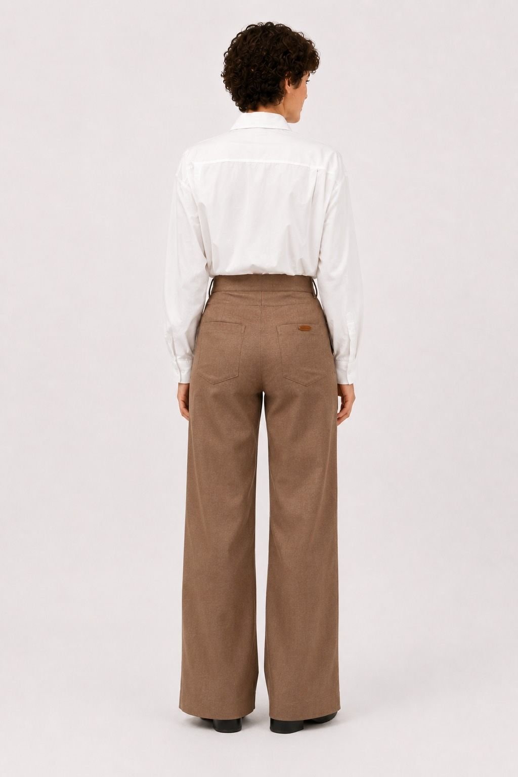 Pantalón Sibila Camel Poupée Chic - Imagen 4