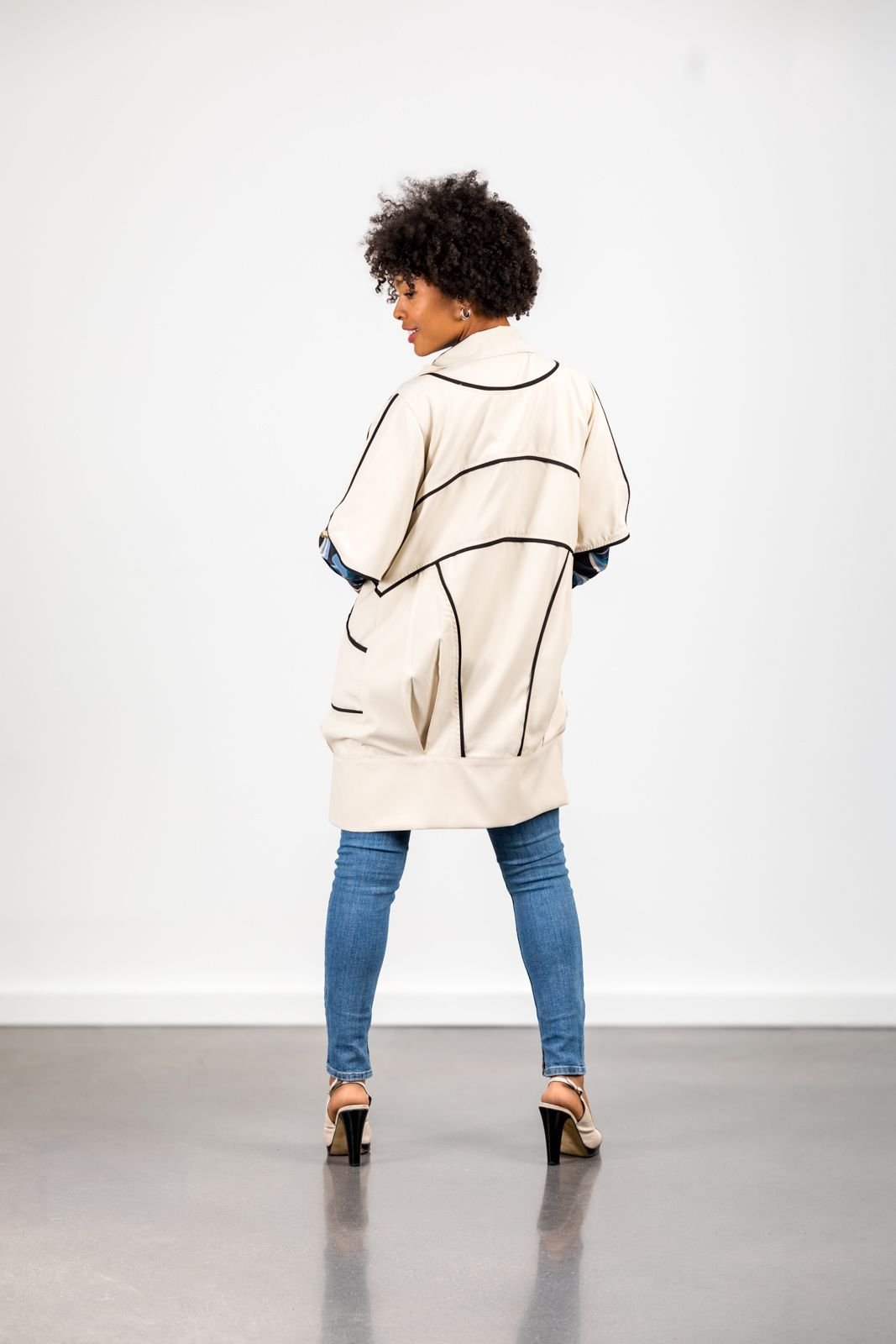 Vestido - Chaqueta Lamaar beige - Imagen 3